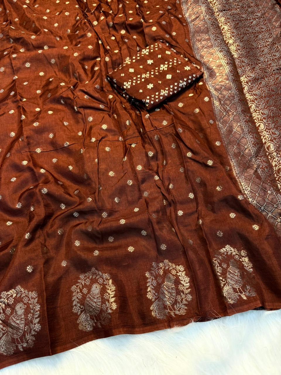 Dazzling Party Wear Pure Viscose Dola Silk Jacquard Border Fancy Designer Saree With Blouse