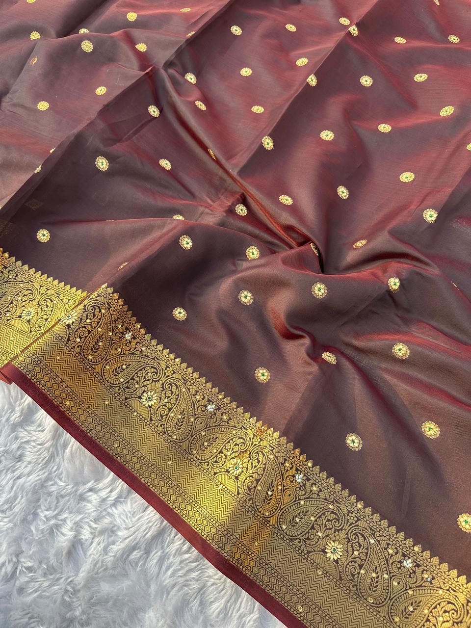 Marvellous Wedding Wear Banarasi Tissue Silk Handstone Work Stunning Pallu n Jacquard Border Saree