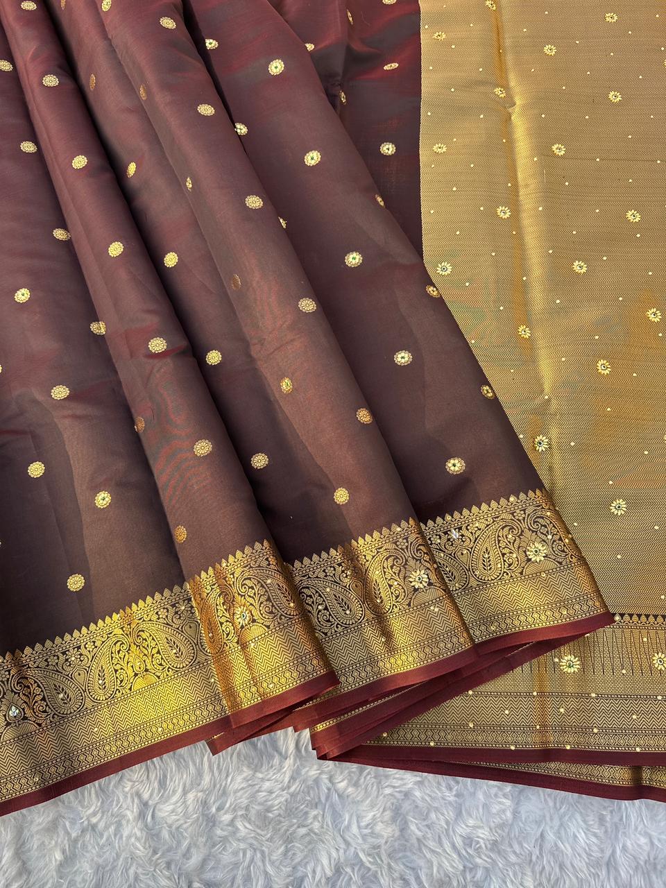 Marvellous Wedding Wear Banarasi Tissue Silk Handstone Work Stunning Pallu n Jacquard Border Saree