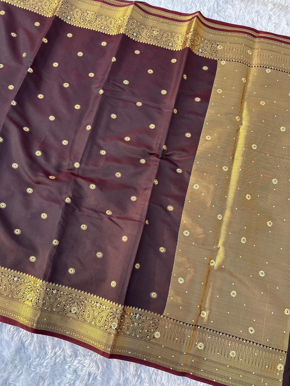 Marvellous Wedding Wear Banarasi Tissue Silk Handstone Work Stunning Pallu n Jacquard Border Saree