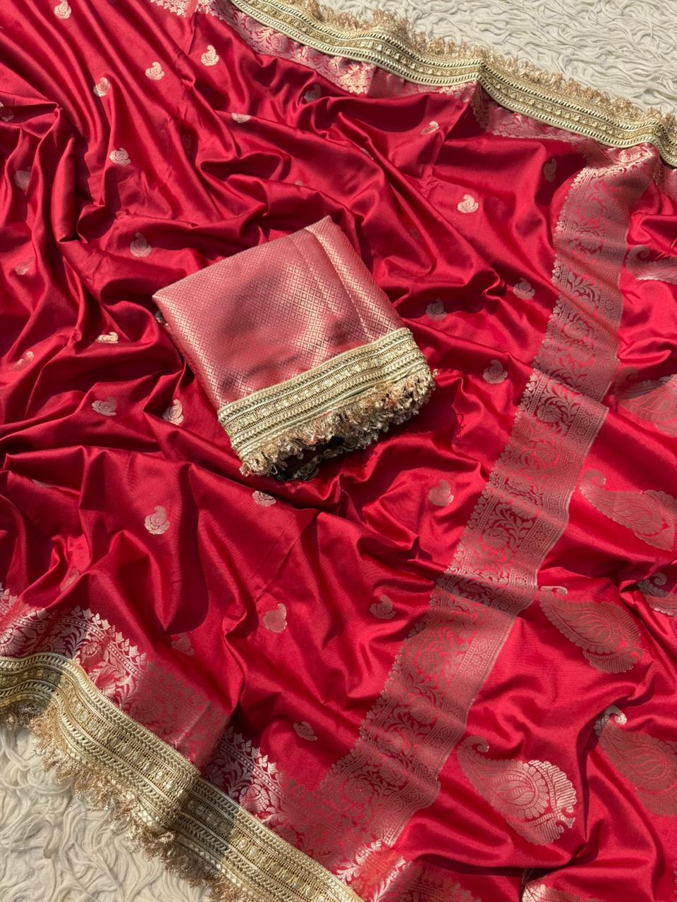 New Wedding Wear Banarasi Silk Jacquard n Heavy Lace Work Fancy Designer Saree