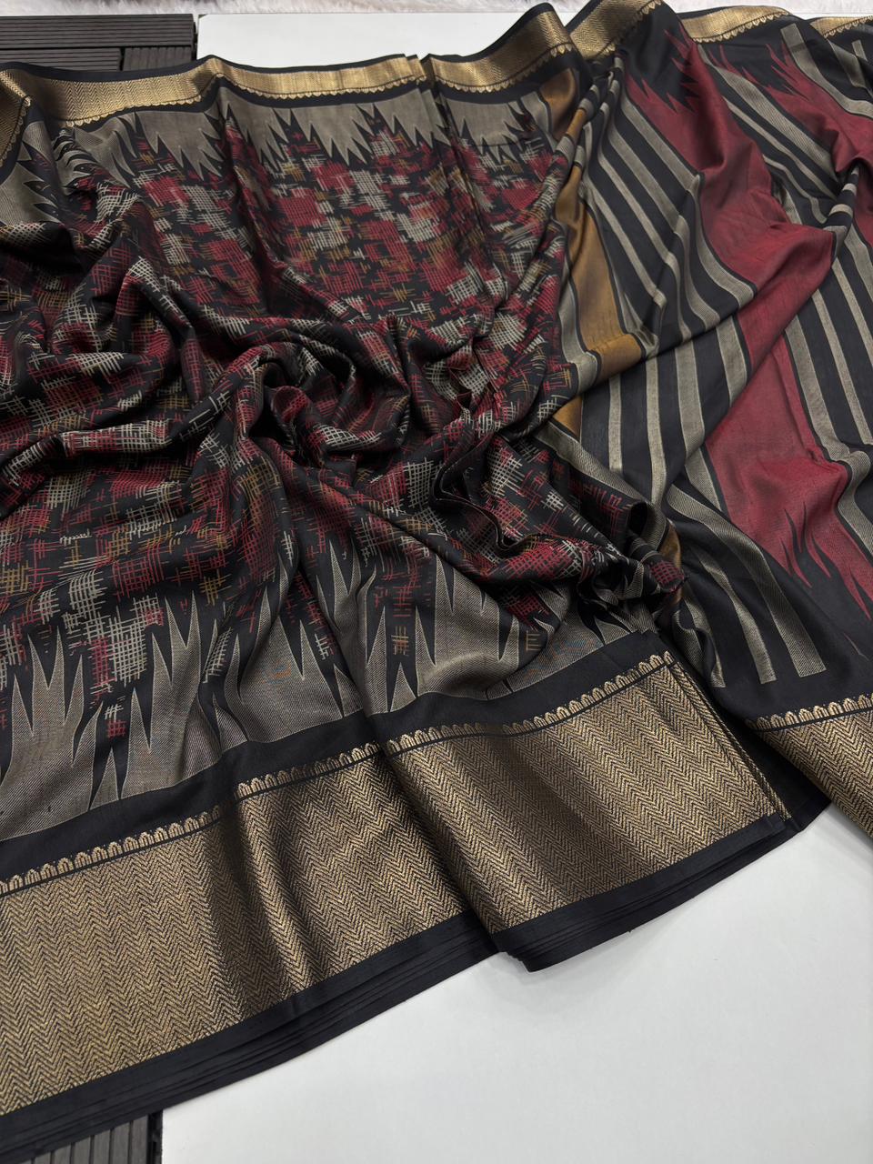 Stylish Festive Wear Pure Soft Dola Silk Print With Jari Border Fancy Designer Saree For Women
