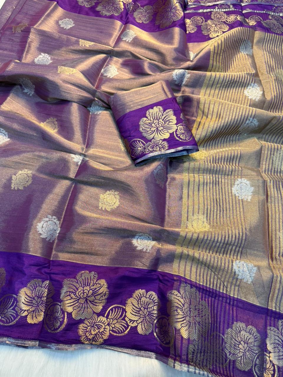 Marvellous Wedding Wear Soft Tissue Silk Jacquard Weaving Rich Pallu Saree With Blouse Peice