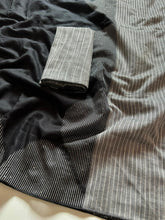 Load image into Gallery viewer, Splendorous PartyWear Soft Linen Black Colour Printed Rich Pallu n Sequence Work Fancy Designer Saree
