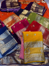 Load image into Gallery viewer, Admirable Festive Wear Double Shaded Viscose Georgette n Jacquard Border Fancy Designer Saree With Contrast Bloue Piece
