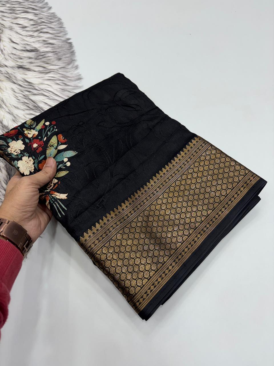 Divine Party Wear Viscouse Dola Silk Thread Work Flower Design Jacquard Border Saree With Blouse Piece