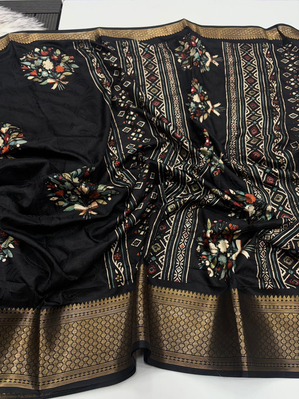 Divine Party Wear Viscouse Dola Silk Thread Work Flower Design Jacquard Border Saree With Blouse Piece
