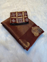 Load image into Gallery viewer, Adorable Festive Wear Pure Viscose Dola Silk Jacquard Work Satin Border Fancy Designer Saree With Blouse Piece
