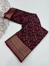 Load image into Gallery viewer, Opulent Festive Wear Pure Soft Dola Silk Jacquard Border Pich Pallu Designer Saree With Elegant Blouse Piece
