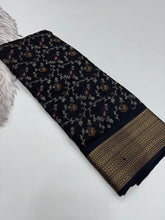 Load image into Gallery viewer, Opulent Festive Wear Pure Soft Dola Silk Jacquard Border Pich Pallu Designer Saree With Elegant Blouse Piece
