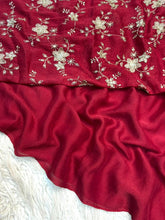 Load image into Gallery viewer, Stunning Party Wear Rangoli Crush Silk Fancy Designer Saree With Heavy Beeds Work Blouse
