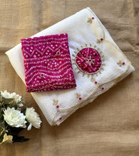 Load image into Gallery viewer, Luxurious Party Wear Off White Color Pure Crush Georgette Chiffon HandWork Fancy Designer Saree With Contrast Blouse Piece
