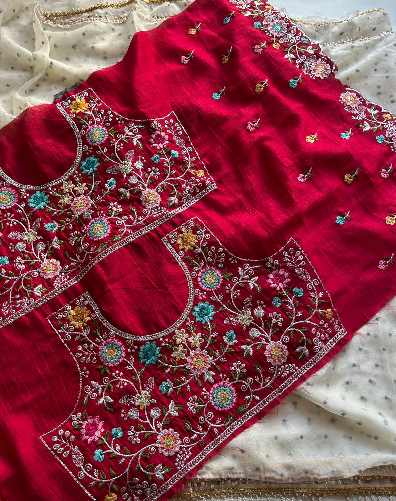 Desiring Festive Wear Cruchy Georgette Zari Work Saree With Staggering Blouse Piece