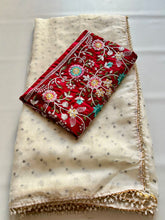 Load image into Gallery viewer, Desiring Festive Wear Cruchy Georgette Jacquard Zari Work Saree With Staggering Blouse Piece
