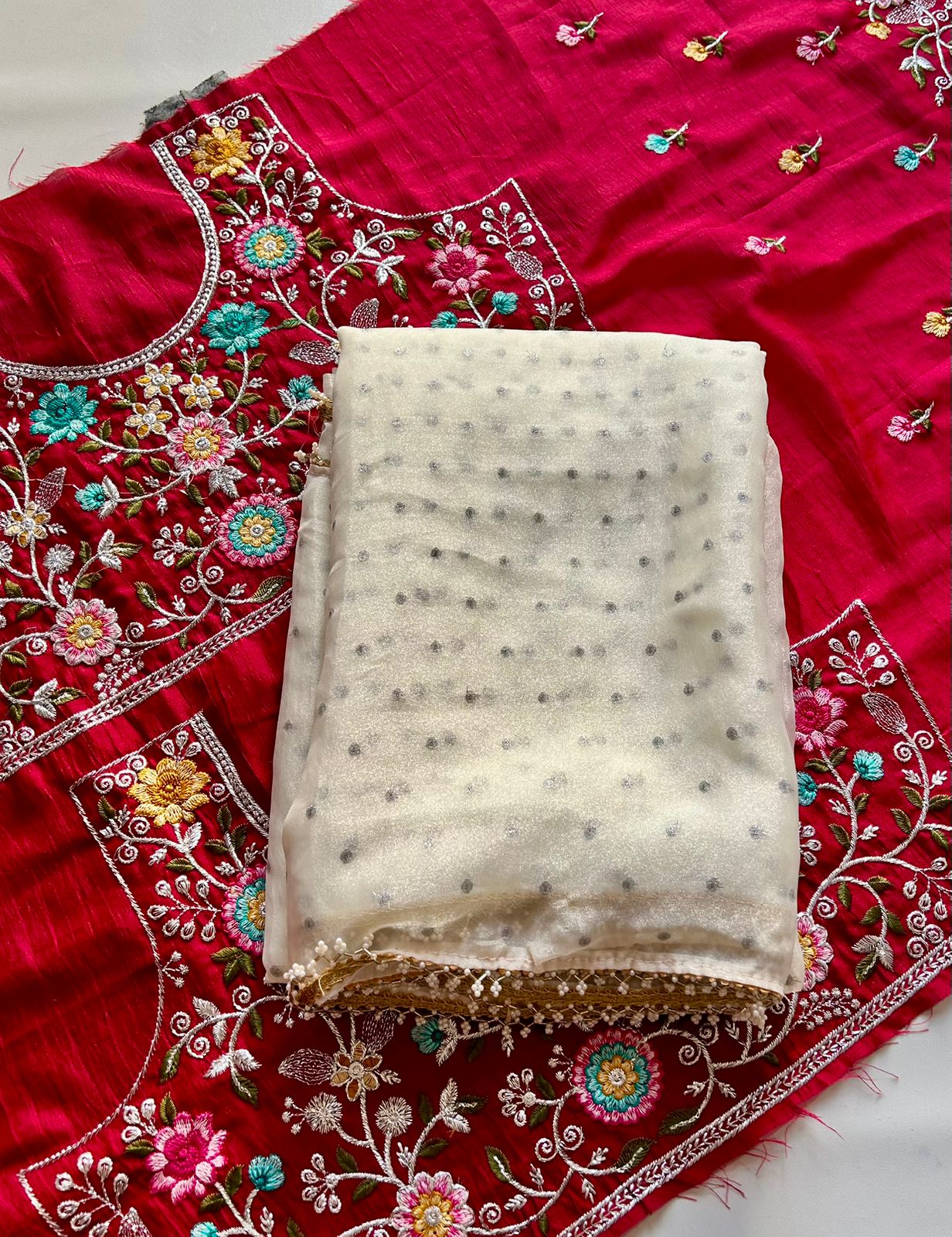 Desiring Festive Wear Cruchy Georgette Zari Work Saree With Staggering Blouse Piece