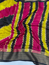 Load image into Gallery viewer, Heritage Partywear Soft Dola Silk Foil Print Zari Weaving Border Fancy Designer Saree With Blouse Piece
