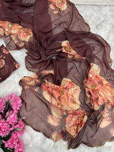 Load image into Gallery viewer, Captivating Festive Wear Pure Soft Silk Floral Prints n Hand Work Fancy Designer Saree With Blouse Piece
