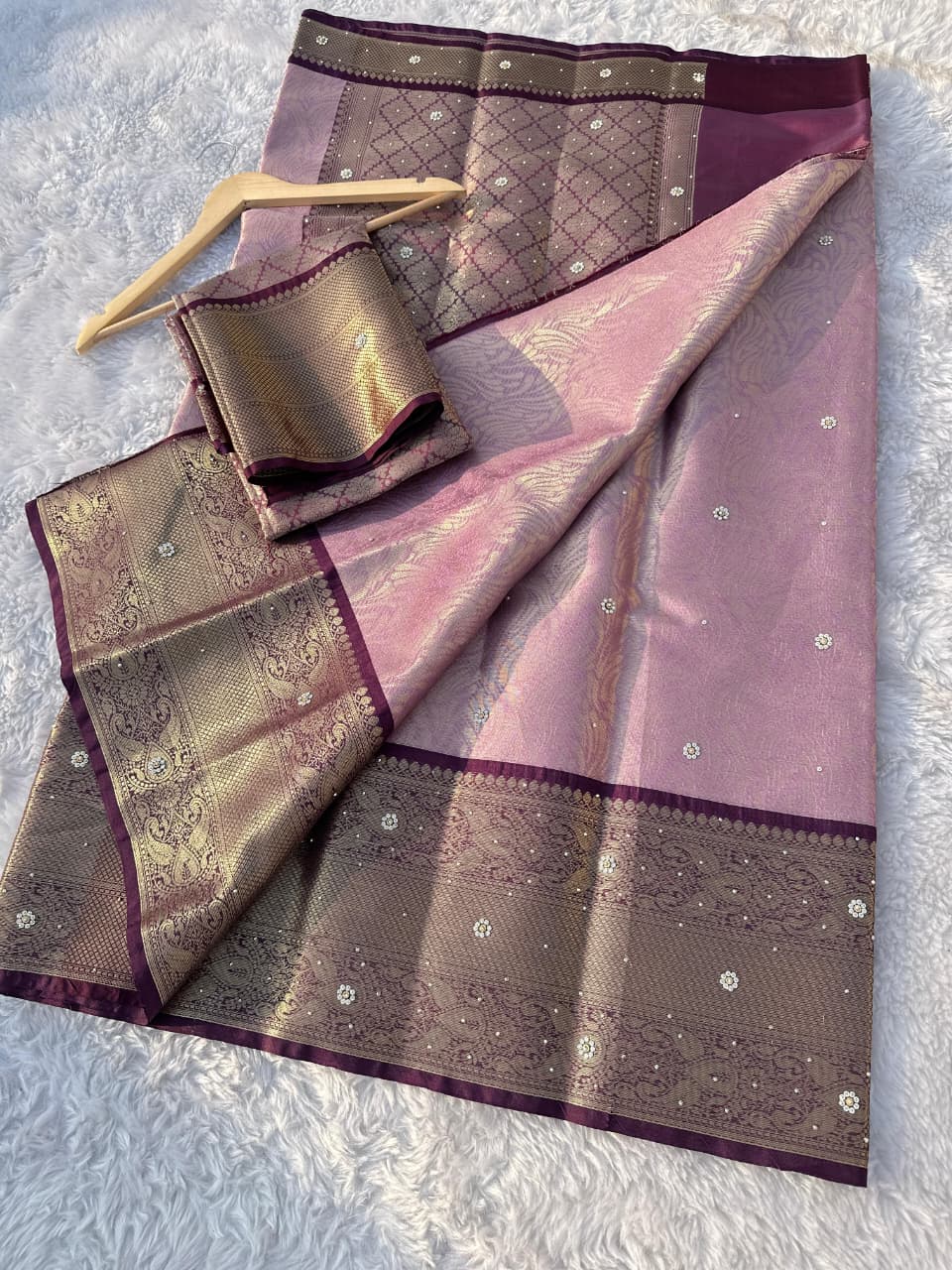 Incredible Wedding Wear Banarasi Soft Silk Handstone Work Stunning Pallu n Jacquard Border Saree With Blouse Piece