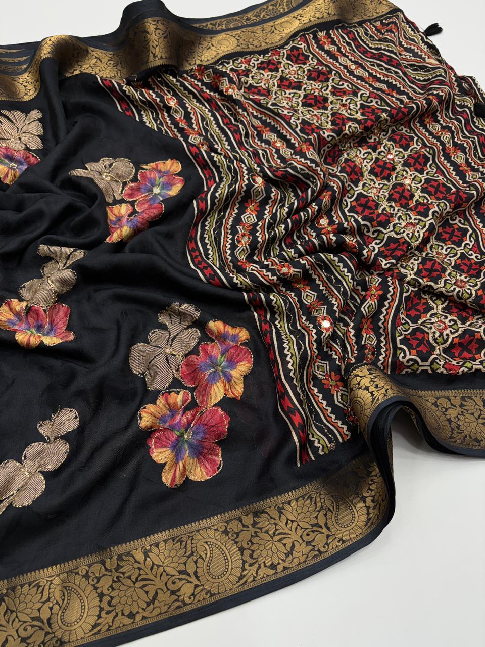 Magnetic Function Wear Pure Silk Rich Pallu n Mirror Work Designer Saree With Blouse Piece