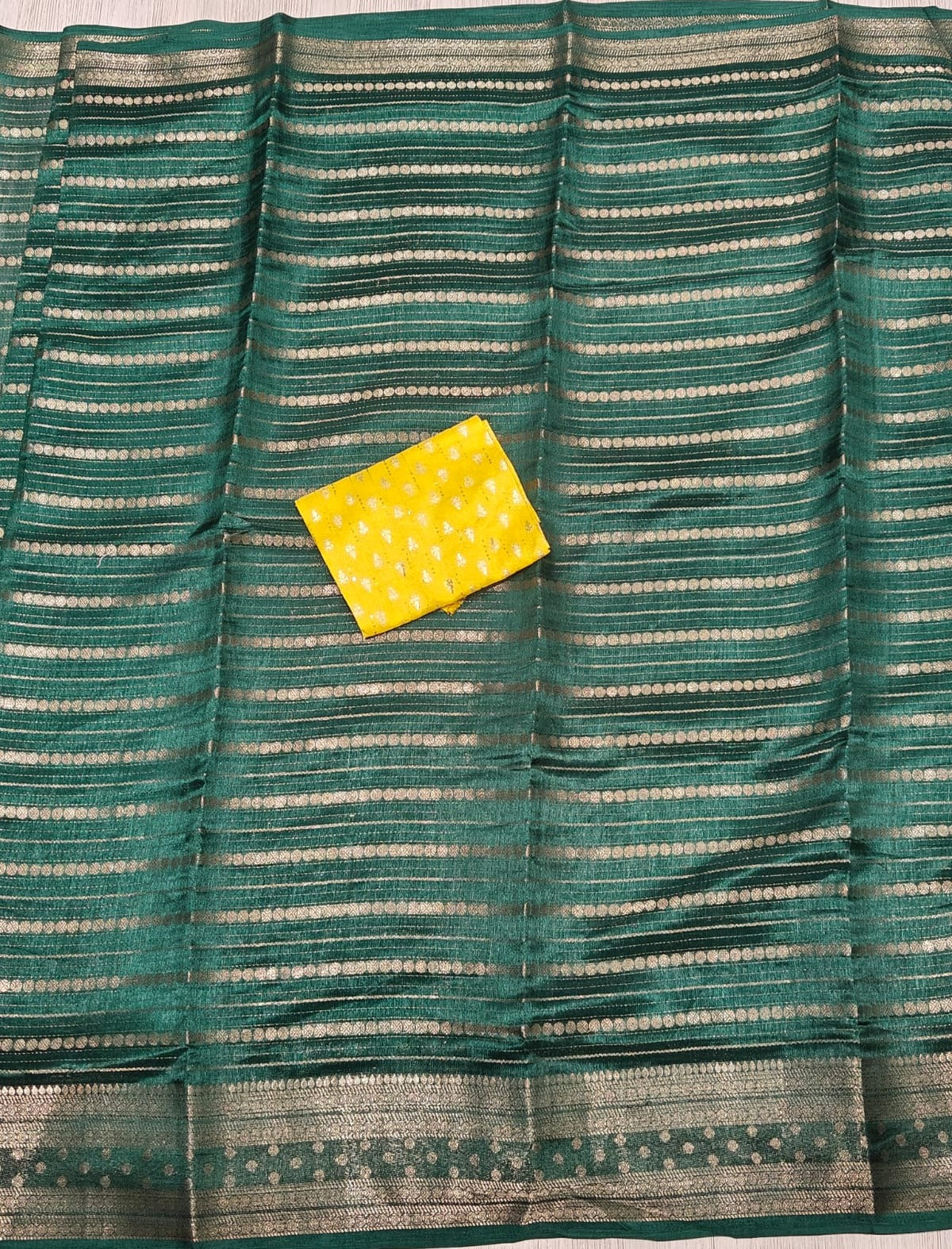 New Festive Wear Soft Silk Jacquard Border Fancy Saree With Blouse