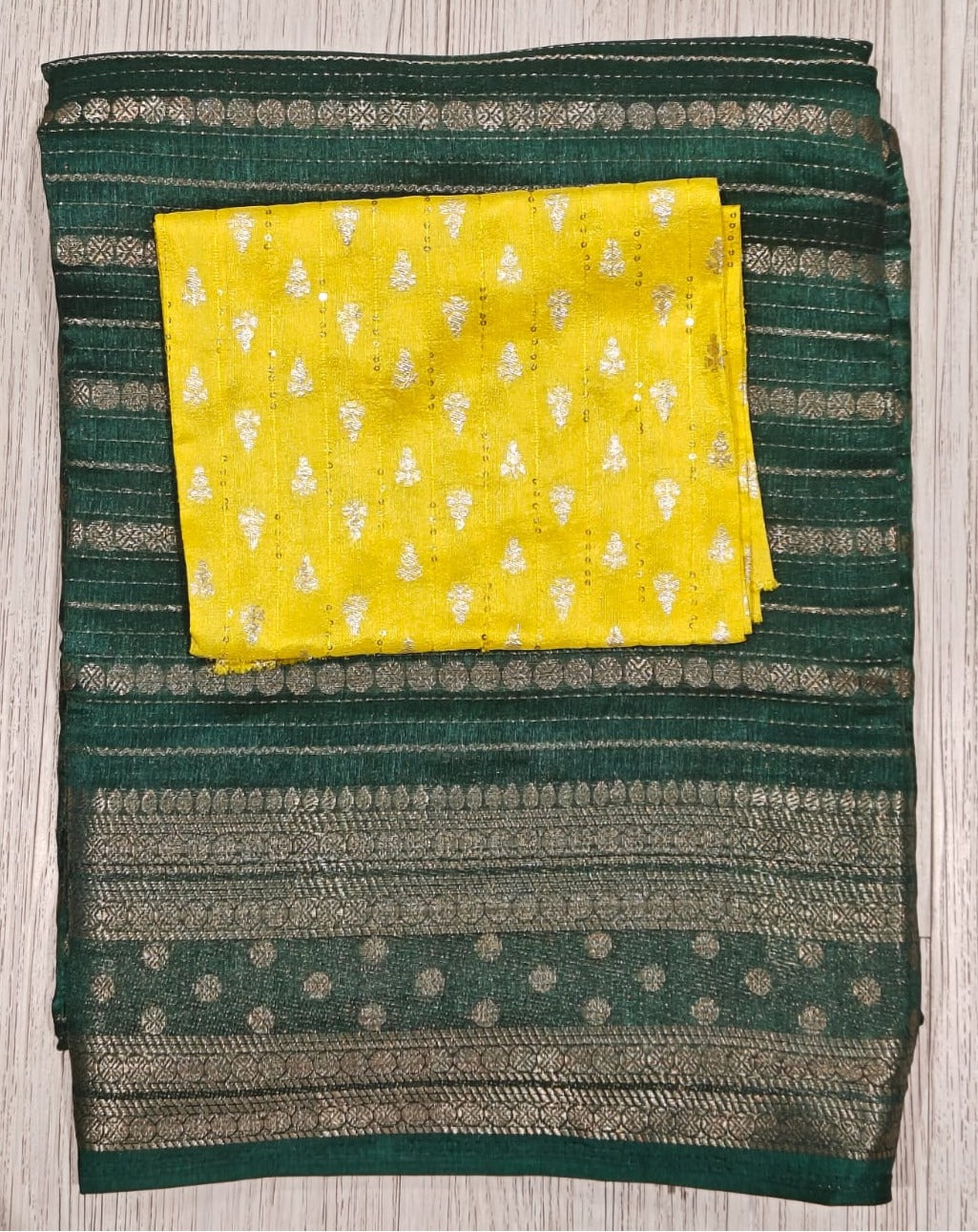 New Festive Wear Soft Silk Jacquard Border Fancy Saree With Blouse