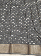 Load image into Gallery viewer, New Party Wear Pure Soft Dola Silk Jacquard Border Fancy Saree
