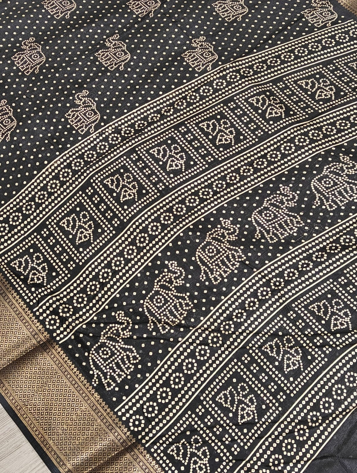 New Party Wear Pure Soft Dola Silk Jacquard Border Fancy Saree