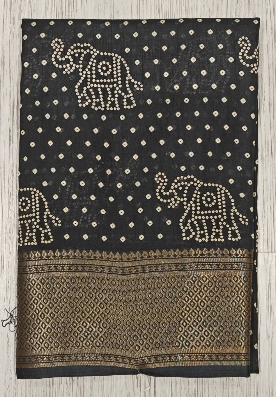 New Party Wear Pure Soft Dola Silk Jacquard Border Fancy Saree