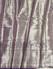 Load image into Gallery viewer, New Festive Wear Kanjivaram Silk Jacquard Border Saree With Blouse Piece

