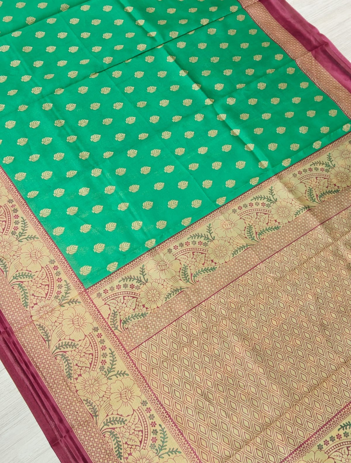 Festive Wear Banarasi Silk Jacquard Border Saree With Blouse Piece