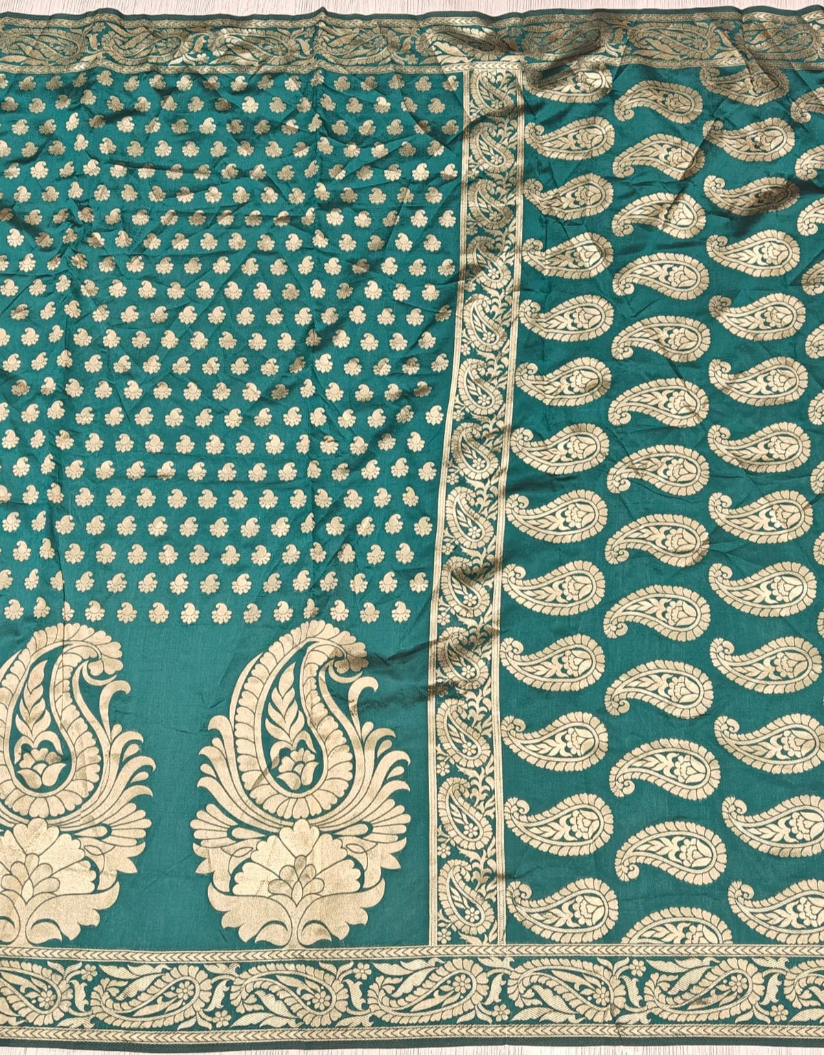 Festive Wear Banarasi Silk Jacquard Border Saree With Blouse Piece