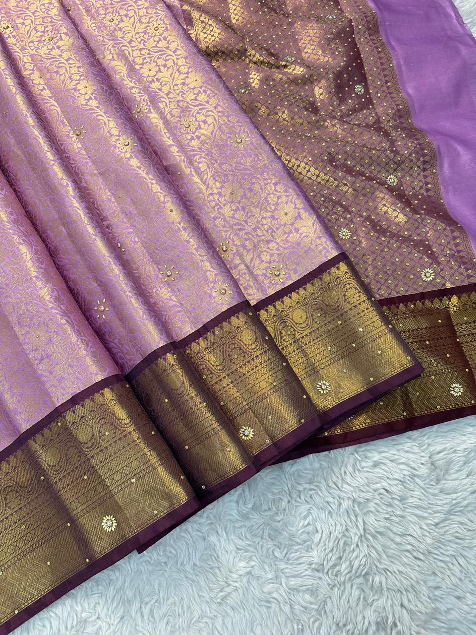 Divine Wedding Wear Banarasi Soft Silk Handstone Work Stunning Pallu n Jacquard Border Saree With Blouse Piece