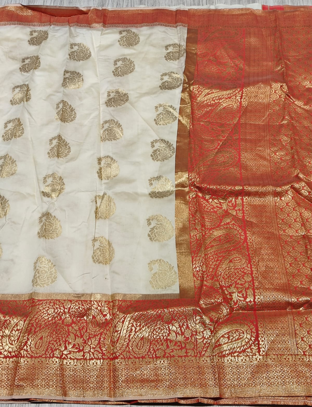 Festive Wear Silk Jacquard Border Saree With Blouse Piece