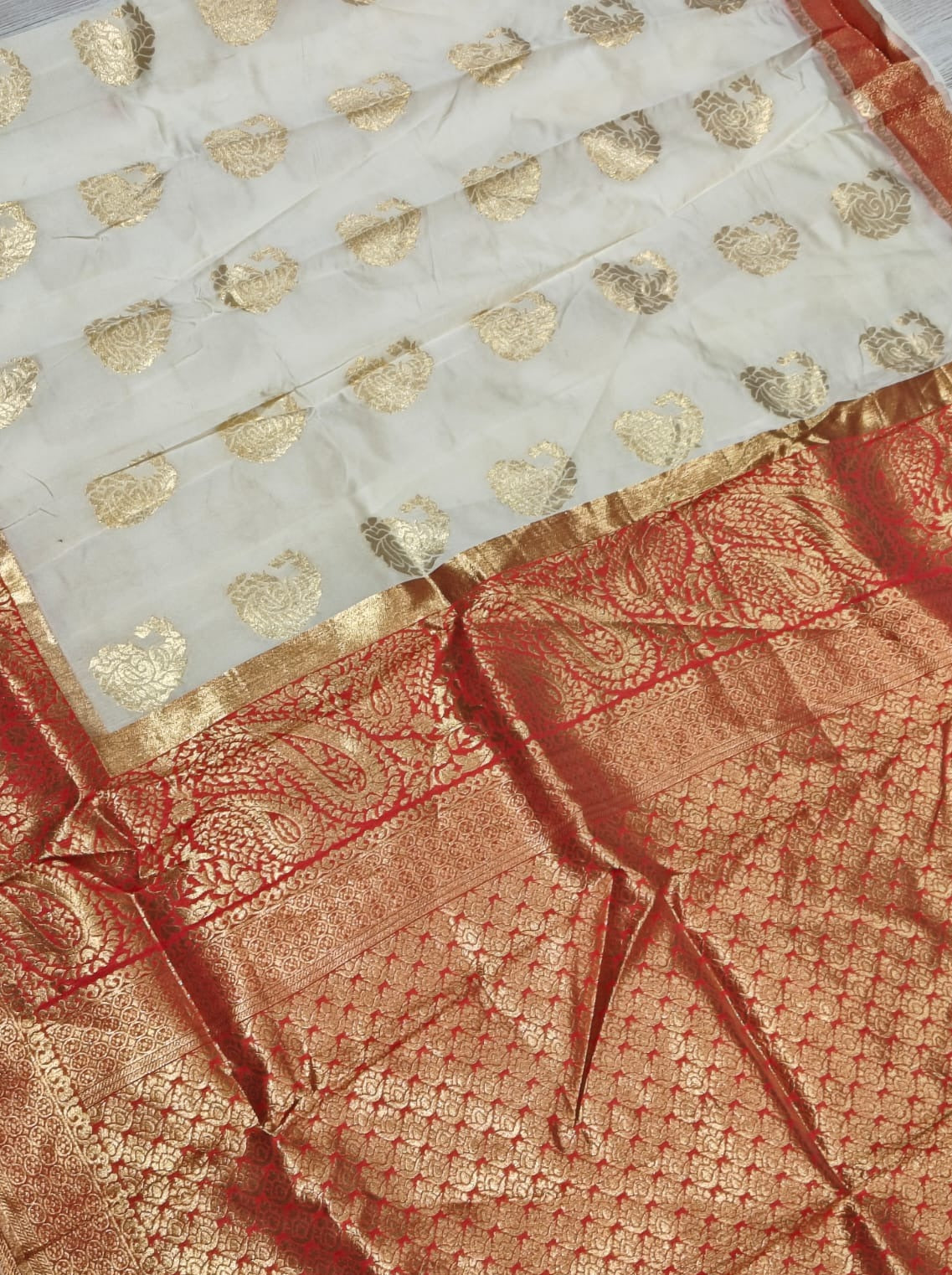 Festive Wear Silk Jacquard Border Saree With Blouse Piece