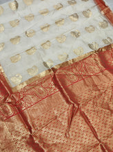 Load image into Gallery viewer, Festive Wear Silk Jacquard Border Saree With Blouse Piece
