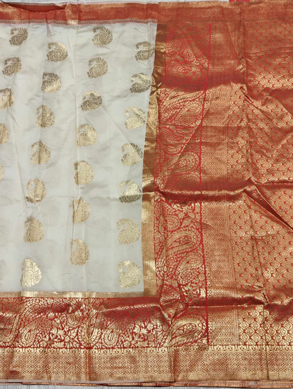 Festive Wear Silk Jacquard Border Saree With Blouse Piece