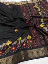 Load image into Gallery viewer, Traditional Party Wear Soft Dola Silk Jacquard Design Zari Border Fancy Saree With Blouse Piece
