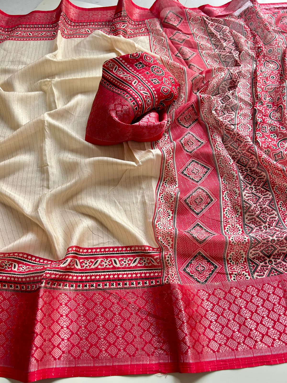 Effervescent Party Wear Pure Soft Dola Silk Chex Design Jacquard Border Fancy Saree With Blouse Piece