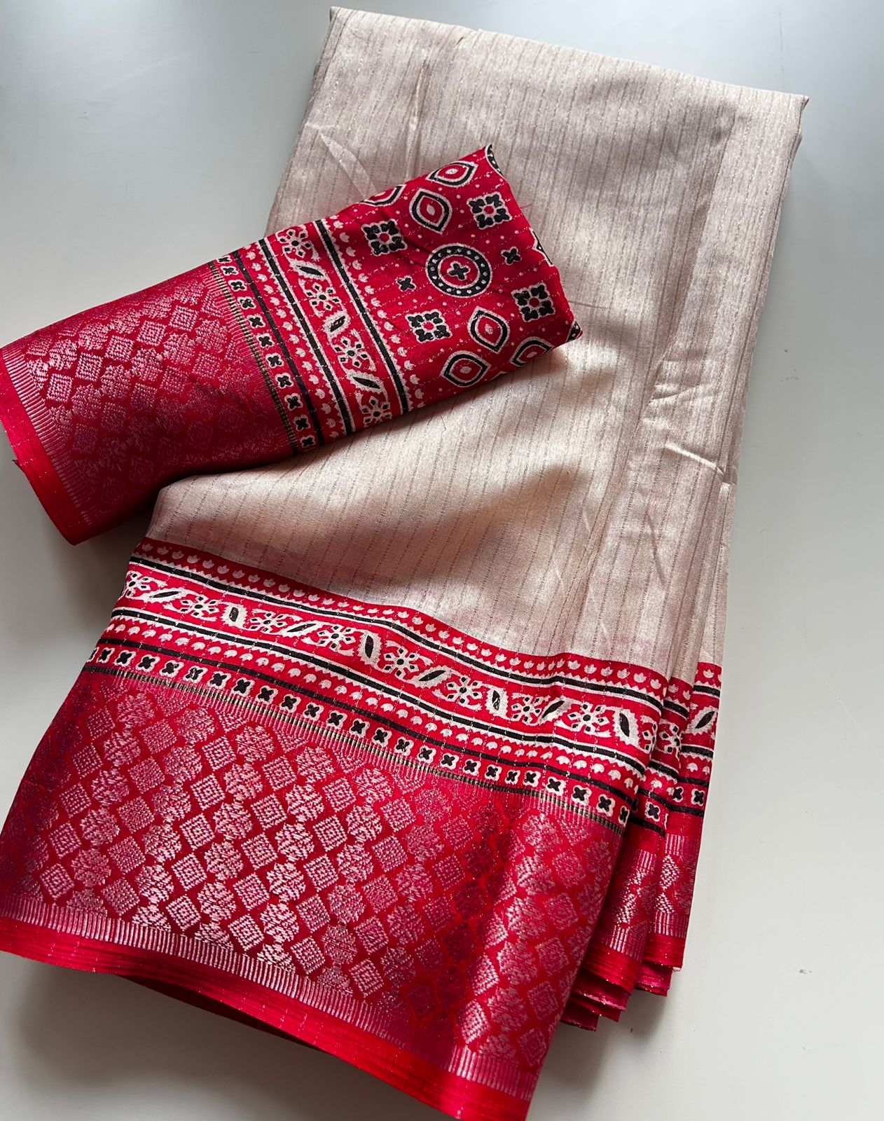 Effervescent Party Wear Pure Soft Dola Silk Chex Design Jacquard Border Fancy Saree With Blouse Piece