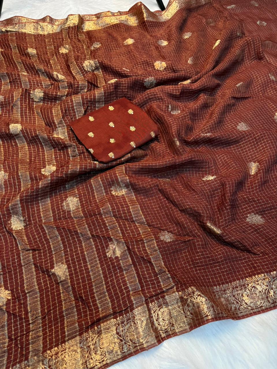 Alverina Festive Wear Pure Viscose Georgette Chex Pallu Zari Design Fancy Saree With Blouse Piece