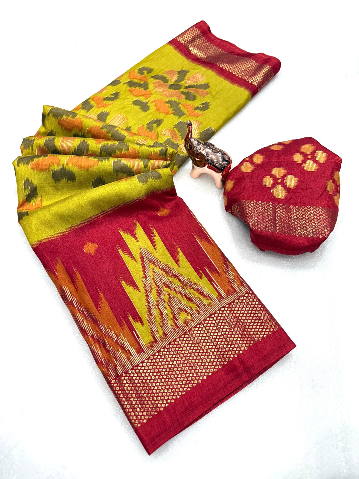 Marvellous Function Wear Pure Soft Viscose Dola Silk Jacquard Border Fancy Saree With Blouse Piece
