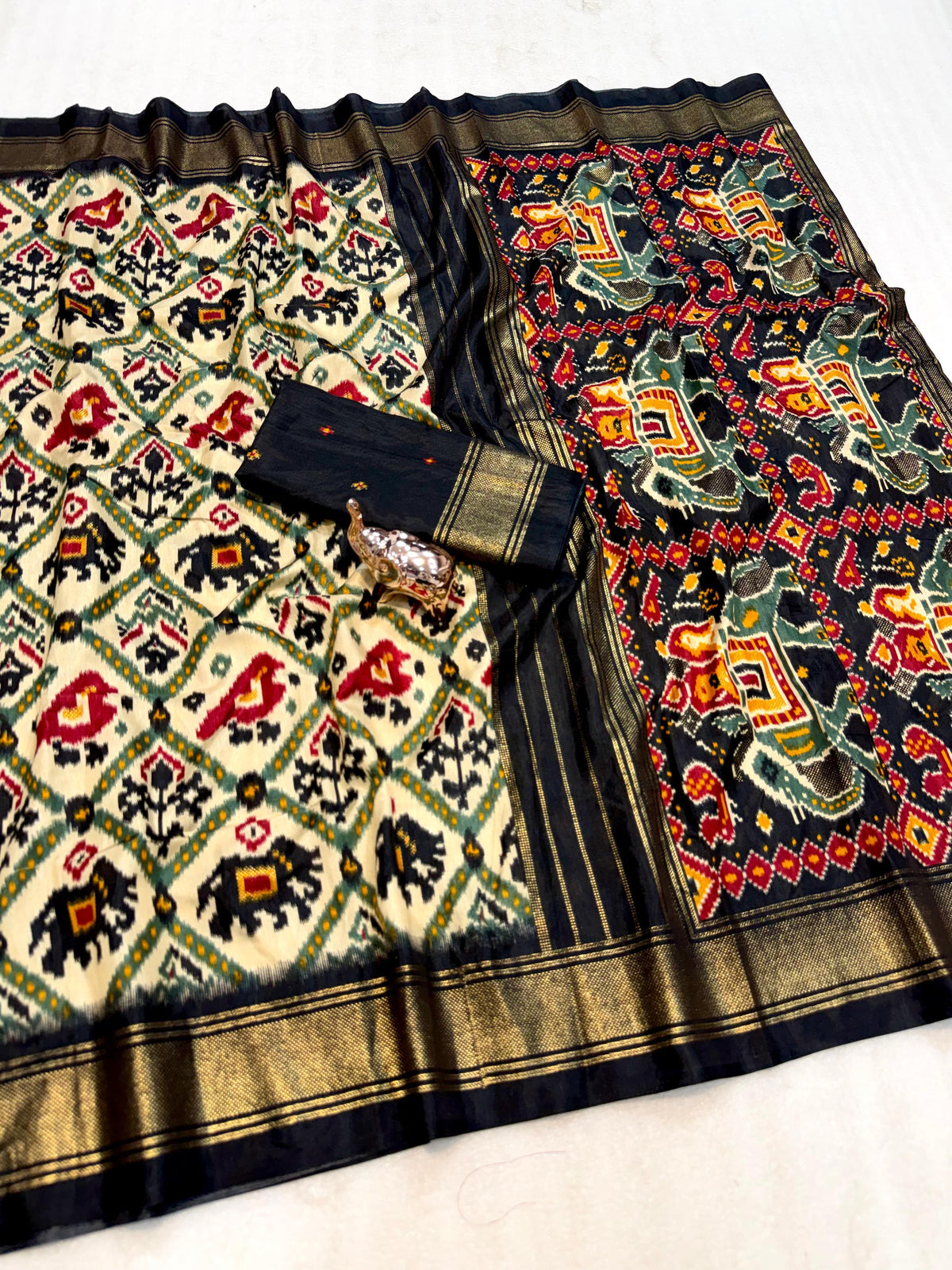 Incredible Function  Wear Soft Viscose Dola Crape Silk Jacquard Border Designer Saree With Blouse Piece