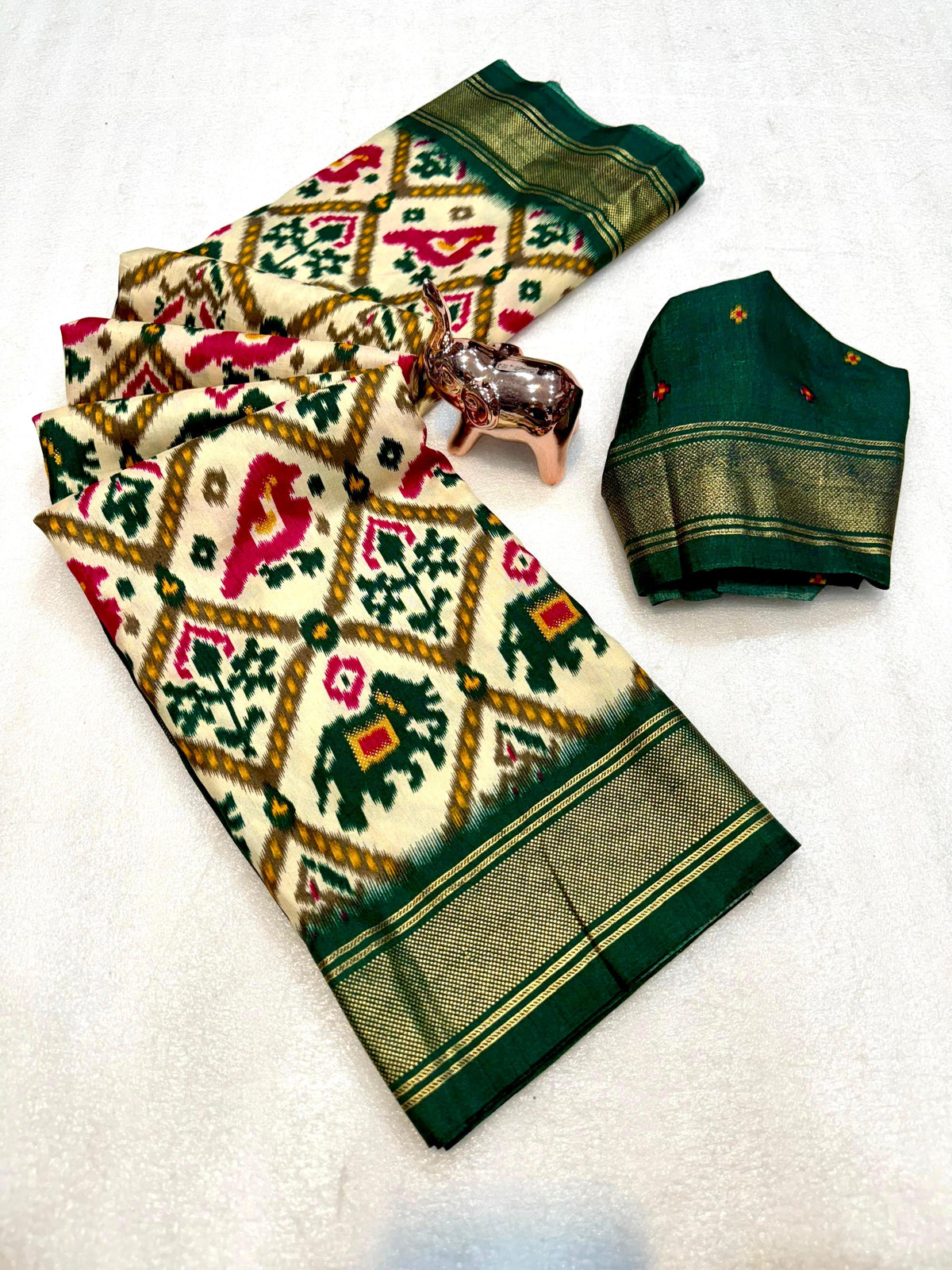 Incredible Function  Wear Soft Viscose Dola Crape Silk Jacquard Border Designer Saree With Blouse Piece