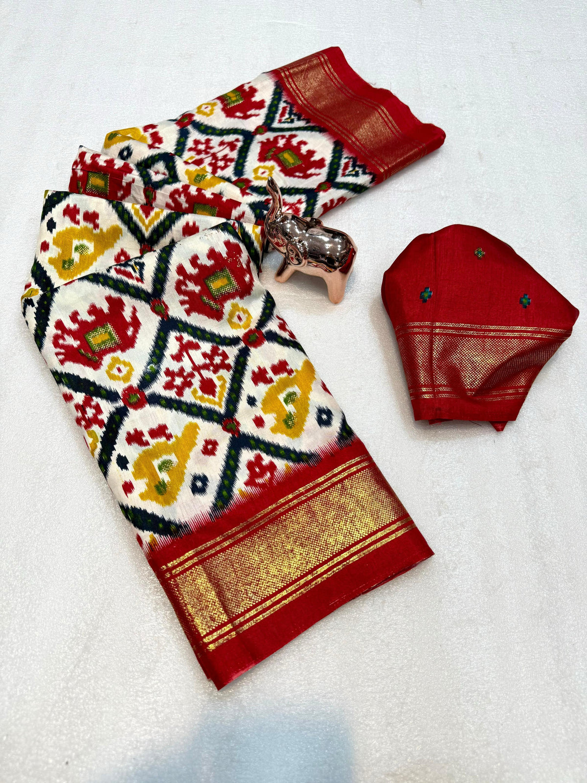Incredible Function  Wear Soft Viscose Dola Crape Silk Jacquard Border Designer Saree With Blouse Piece