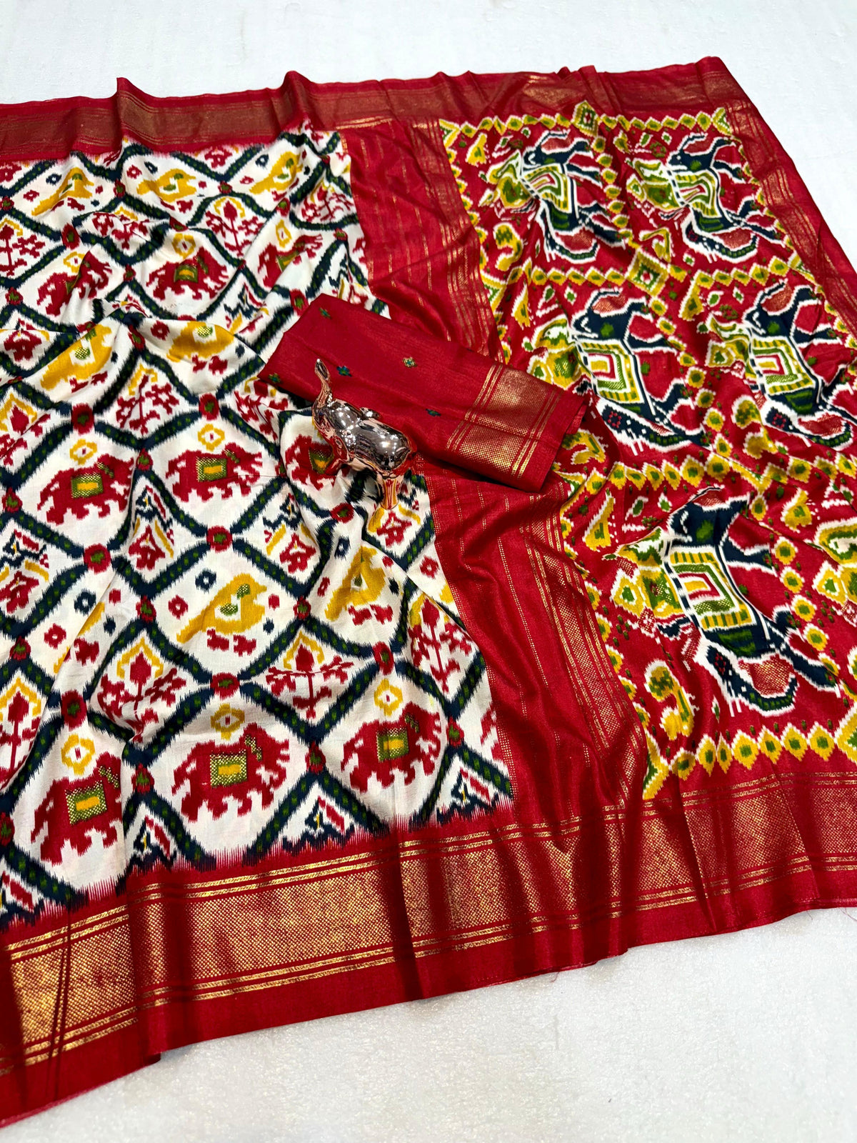 Incredible Function  Wear Soft Viscose Dola Crape Silk Jacquard Border Designer Saree With Blouse Piece