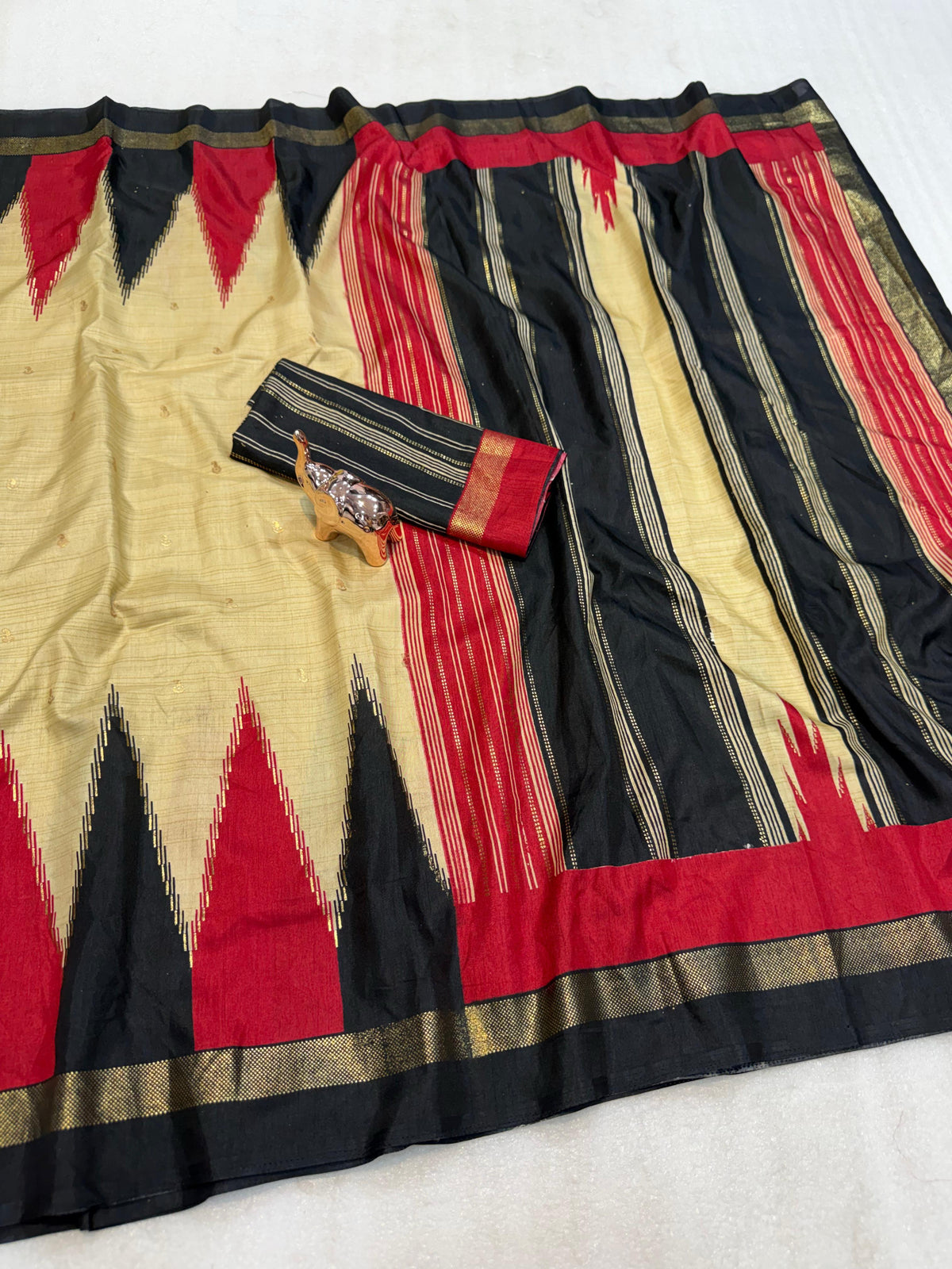Adorable Function Wear Pure Soft Dola Silk Jacquard Border Fancy Saree With Blouse Piece