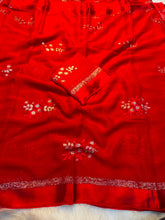 Load image into Gallery viewer, Glamorous Pure Viscose Georgette With Satin Border n Sequence Work Saree With Blouse Piece
