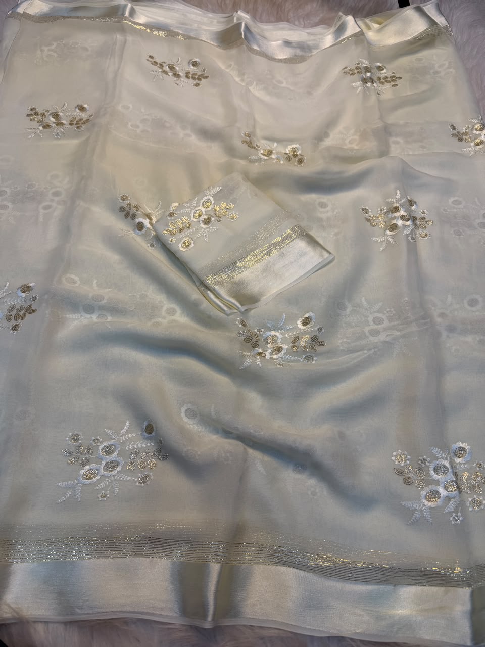 Glamorous Pure Viscose Georgette With Satin Border n Sequence Work Saree With Blouse Piece