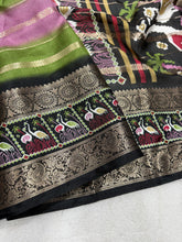Load image into Gallery viewer, Traditional Function Wear Multicolour Soft Silk Kalamkari Print n Zari Border Printed Saree With Blouse Piece
