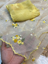 Load image into Gallery viewer, Charismatic Party Wear Crunchy Silk Embroidery Work Saree With Contrast Blouse Piece
